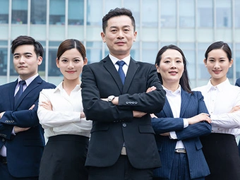 如遇火灾，该如何拨打火警电话？
